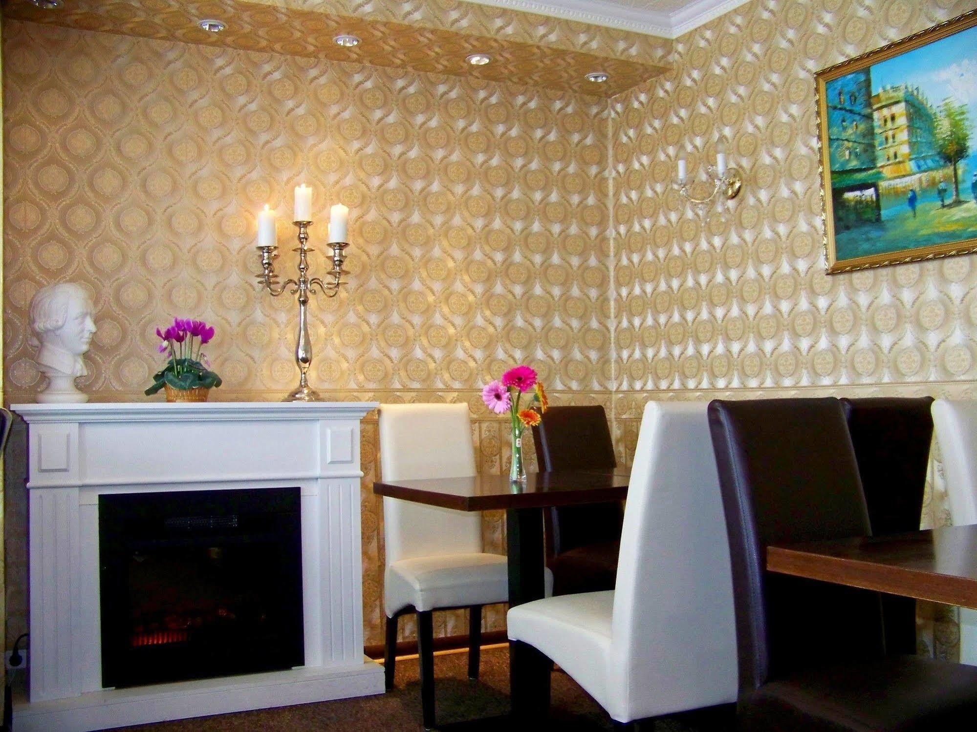 Amadeus Am Kurf\u00fcrstendamm Hotel